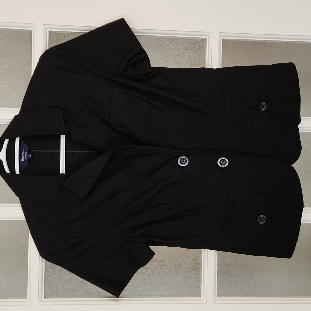 2/25$***Reitmans Black Cropped Blazer